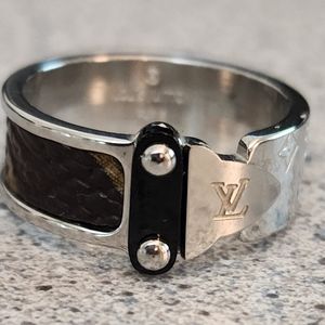 Louis Vuitton Fashion Ring Size 7